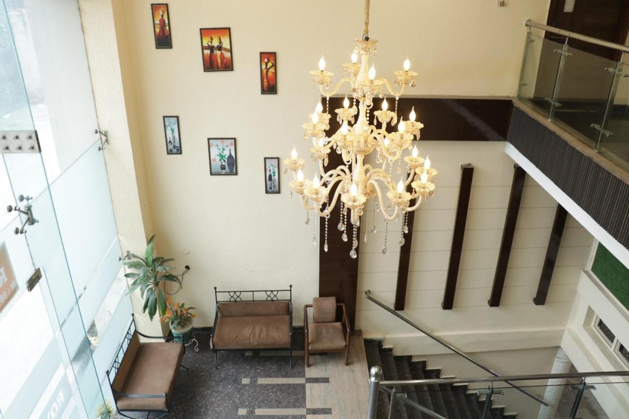 Hotel Royal Palace Dźalandhar Zewnętrze zdjęcie